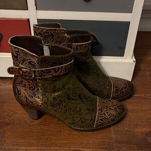 L'artiste Antilles ankle boots